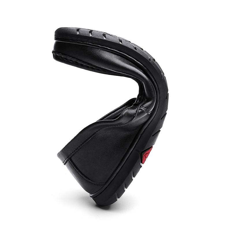 Hand-stitched Cow Leather Men Loafers Comfortable Slip-on Driving Casual Shoes Soft Bottom Moccasins Comfy Gentleman Boat Shoes