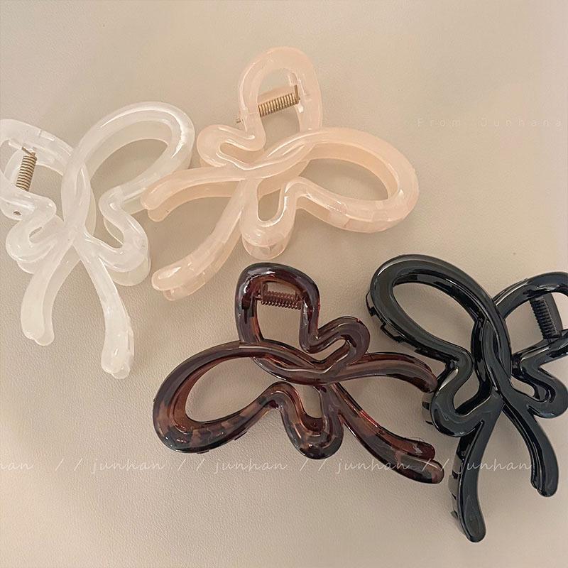 

Large Acrylic Butterfly Hair Clip for Women - Summer Edition