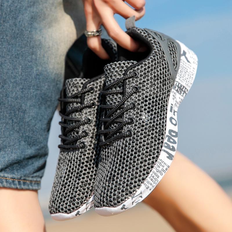 Scarpe da Spiaggia Casual da Uomo Primavera Estate Scarpe da Acqua Sneakers in Air Mesh Originali Calzature Sportive in Schiuma Scarpe da Spiaggia Scarpe da Acqua
