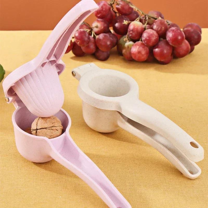 Easy To Grip Manual Lemon Squeezer Deep Cup Design Lemon Juicer Hand Wheat Straw Orange Juicer