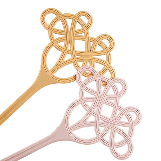 Quilt Duster with Long Handle Silicone Bat Surface Removes Dust Hair from Sheets Pillows Sofas Clothes Dust Cleaner