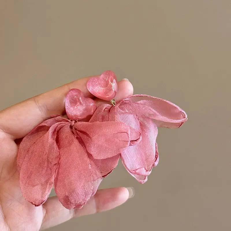 Sweet Mesh Fabric Flower Drop Earrings for Women Pink Acrylic Heart Earrings Holiday Beach Travel Jewelry Party Gift