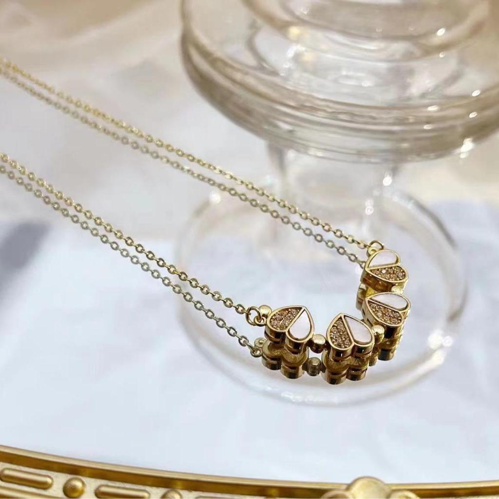 Zweiwege Kleeblatt-Herz aus Perlmutt mit Magnetverschluss und Diamanten für Damen – Elegante und schicke Schlüsselbeinkette.