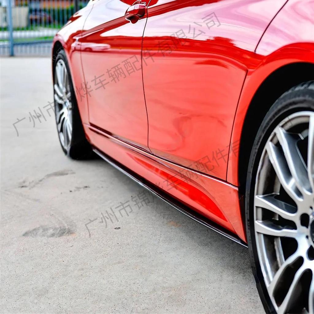 Glossy Black Carbon Fiber Side Skirts with Aero Surrounds for 12-19 BMW 3 Series F30 F31 MP Models.