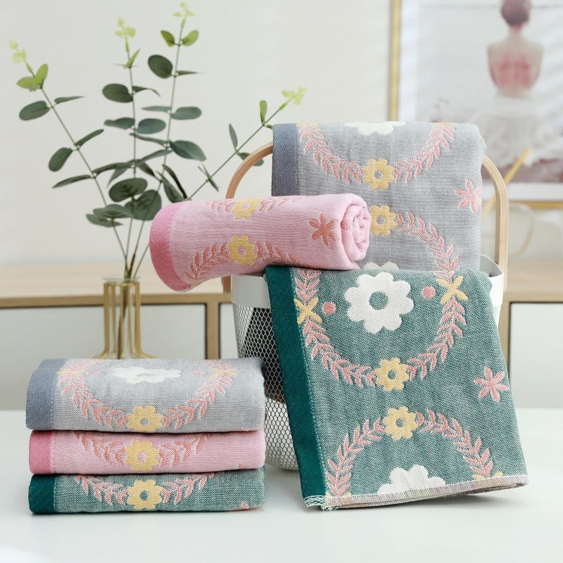 Towel Cotton with Four Layers of Gauze, Adult Household Towel Face Washing and Water Absorbing Shower Towel