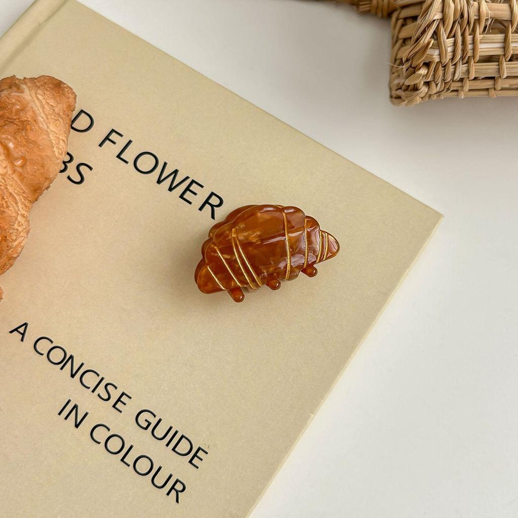 Butterfly Ring Acetate Hair Claw Clip - Retro Croissant Style (Zhou Yutong Inspired)