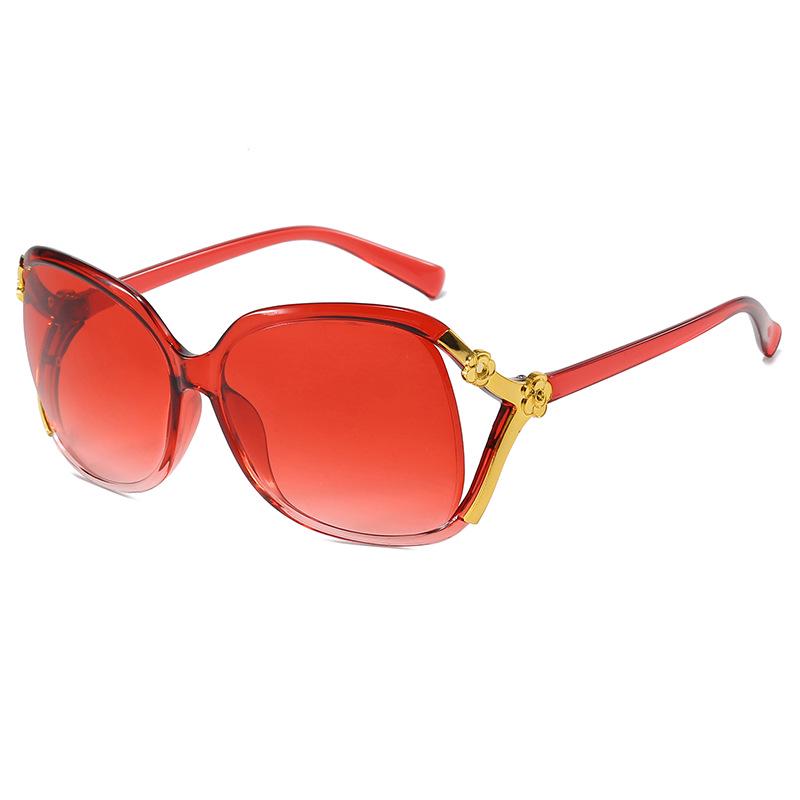Elegant Fox Oval Sunglasses: Women's Summer Gradient Sun-Blocking Frames with Camellia Design