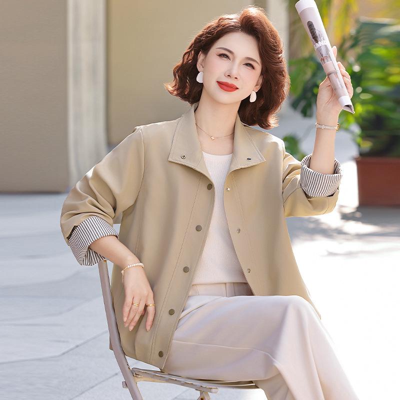 Spring Plaid Patchwork Windbreaker Jacket for Middle-Aged and Elderly Women