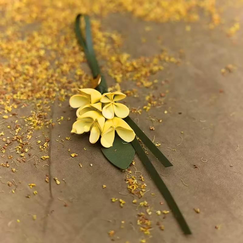 1PC Ornament High-End Osmanthus Shape Exquisite Keychains Fashion Floral Shape Clothing Accessories Multicolor