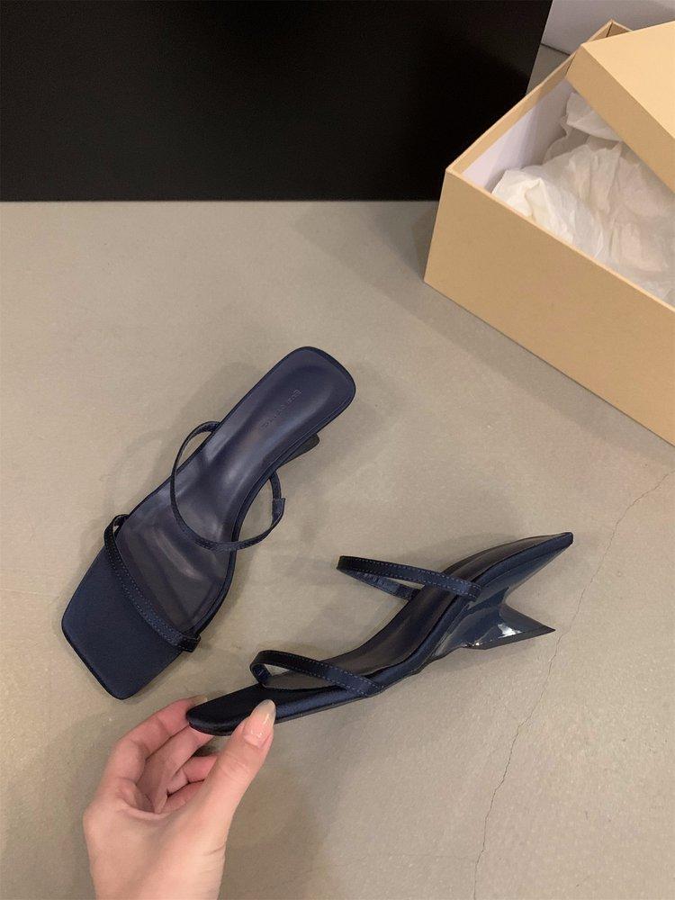 Design sense niche French word with sandals women 2025 summer new high-heeled wedge sandals high-heeled slippers women