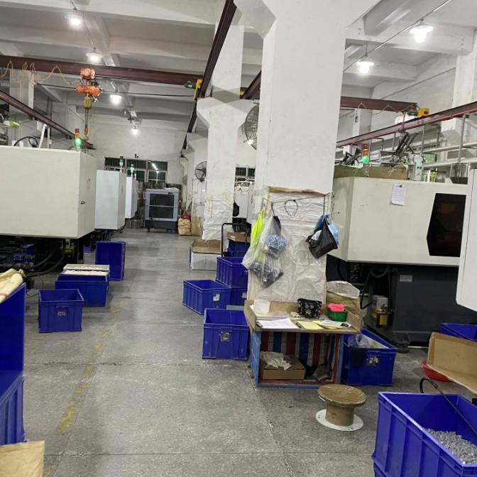 Small World Building Blocks: 46372-Piece Set Compatible with LEGO Technic, Includes 28-Tooth Gear MOC9686 Assembly.