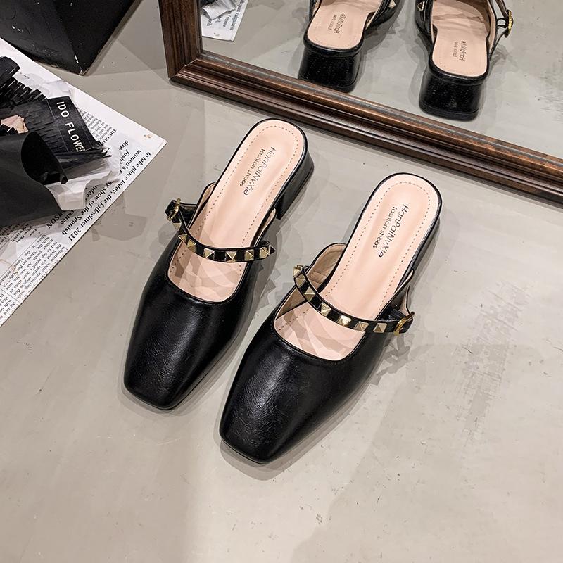

Square head bag head sandals women s 2025 Korean version of rivet slippers outer wear summer low heel shoes thick heel half drag single shoes coo 35