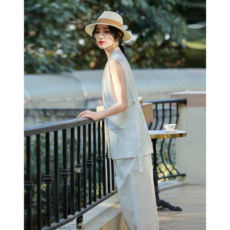 Completo da Donna Demana in Misto Lino con Scollo a V