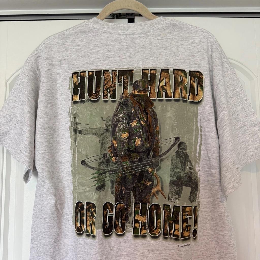 New VTG Buck Wear 1999 Hunt Hard Or Go Home Graphic T-shirt 90s Hunting Hunter