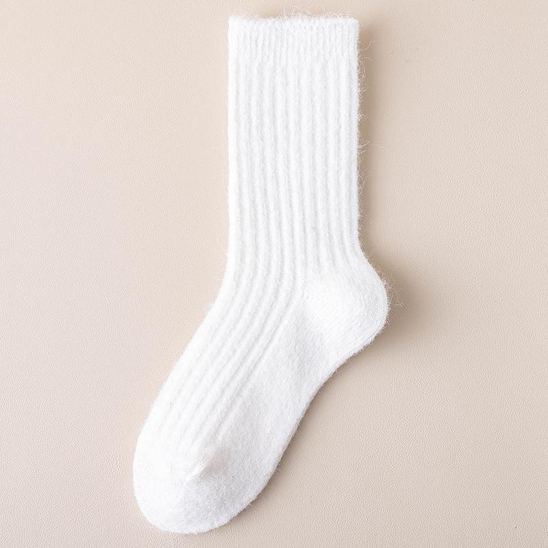 Women's Wool Cashmere Mid-Calf Socks, Thickened & Warm for Autumn/Winter, Non-Bulky, Ideal for Postpartum Care.