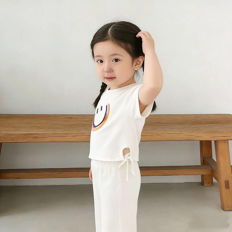 Korean Summer Girls' Sweet T-shirt & Stylish 7-Point Pants Set - Short Sleeve Children's Wear Two-Piece