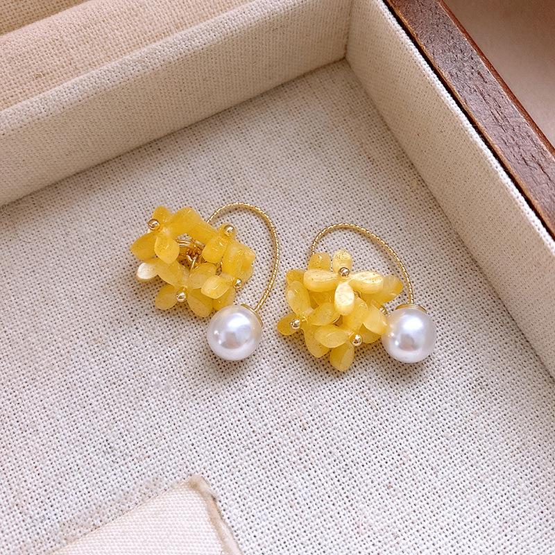 Small fresh yellow flower fringed pearl earrings exquisite temperament earrings ear hook earrings