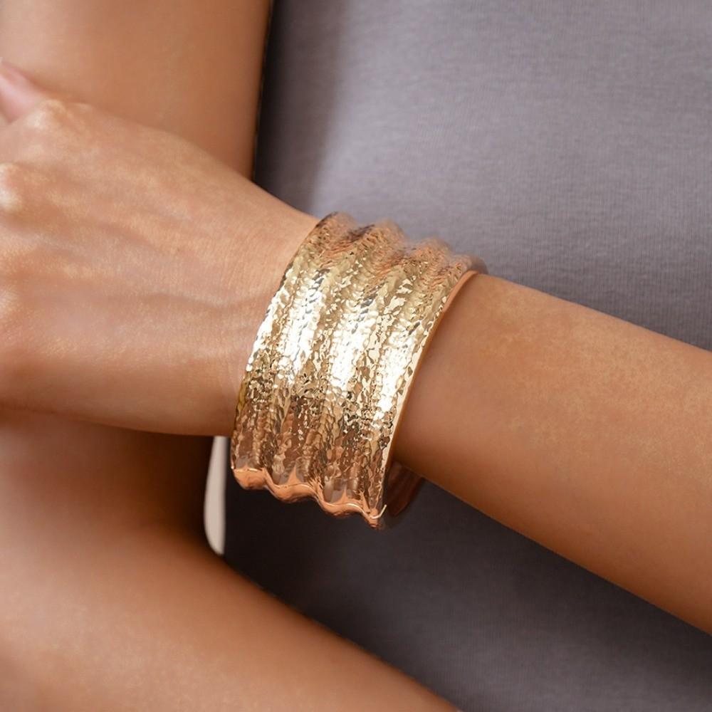 Europe American Style Wide Open Bangle Zinc Zinc Alloy Exaggerated Bracelet Unique Cuff Bangles  Decoration