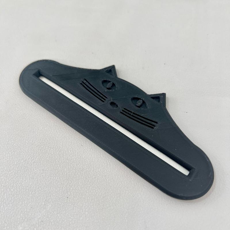 Cat Snack Extruder Cute Cat Head Snack Squeezer Mess-Free Treat Dispenser For Pet Food Meat Sauce Bag Extruder Squeezing Tools