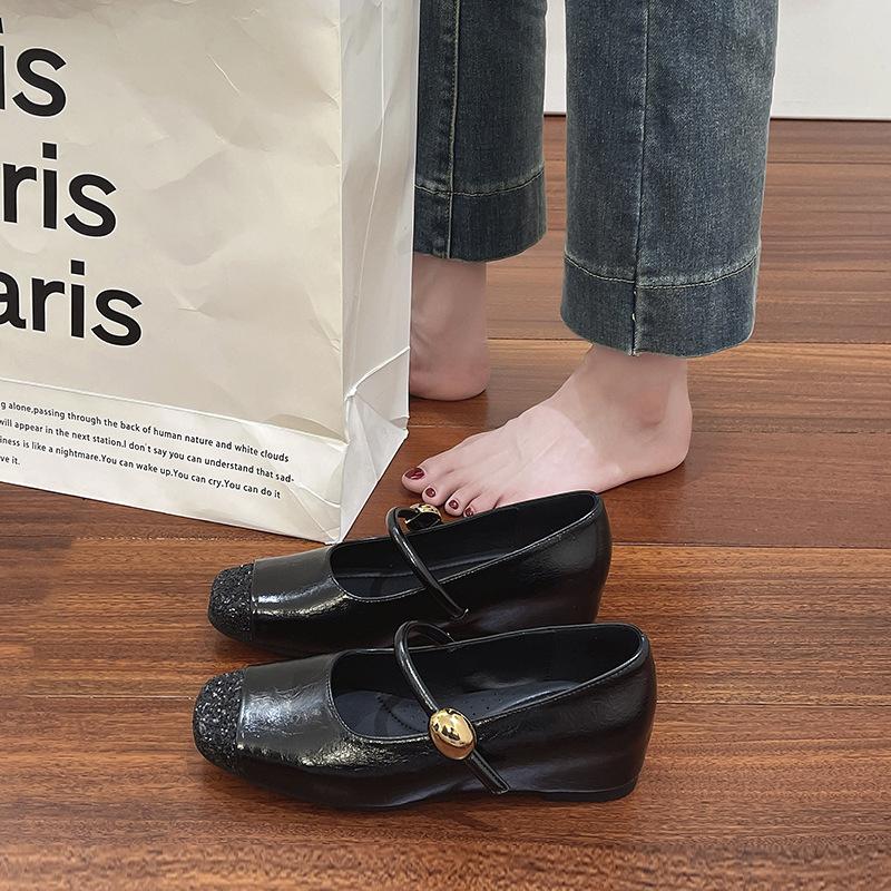

Retro black small single shoes women s new spring and summer square head Mary Jane women s shoes versatile small leather shoes 35 чёрный