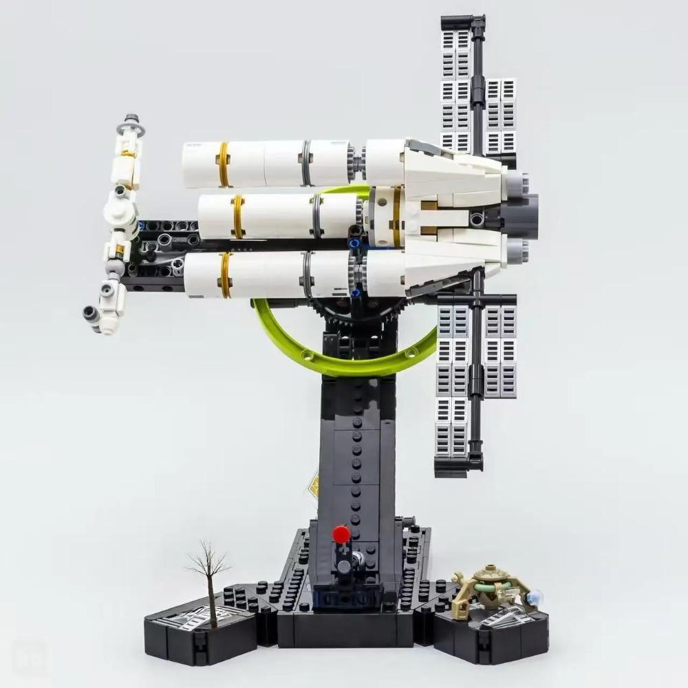830PCS Project MOC Interstellar Spaceship Building Blocks Set 11389 Sci-Fi Space Vehicle Brick Desktop Decor Gift for Adult Fans