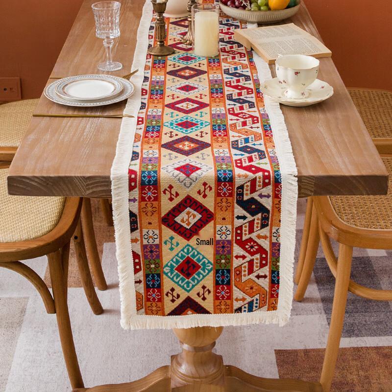 ZISIZ Bohemian Vintage Red Table Runner