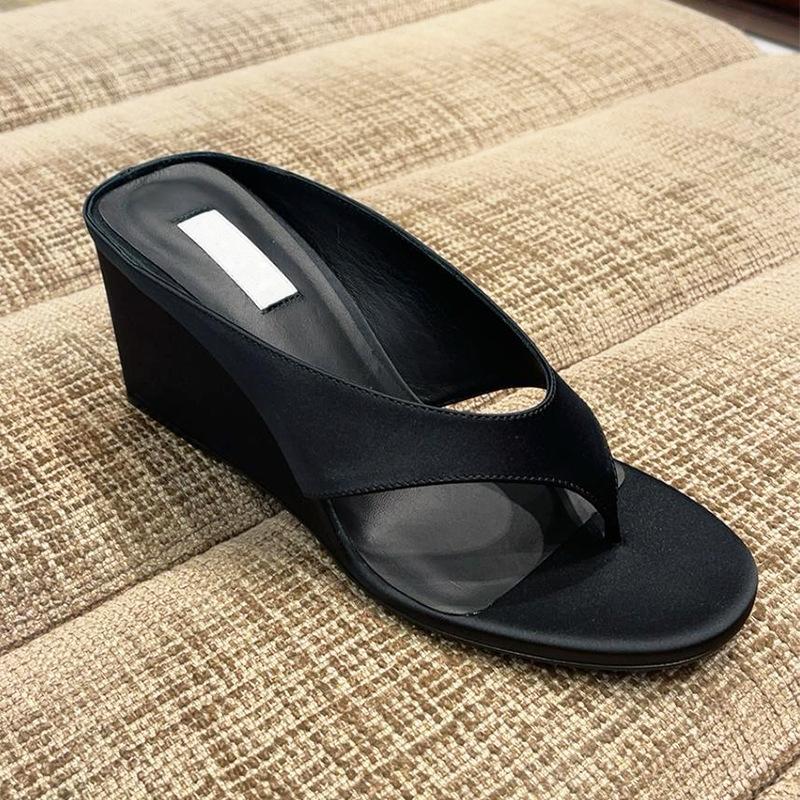 

Fashion Women s Leather Shoes Summer 2025 Fashion Platform Flip Flops Women Outdoor Height Increasing Wedge Toe Clamped Beach Slippers 35 чёрный