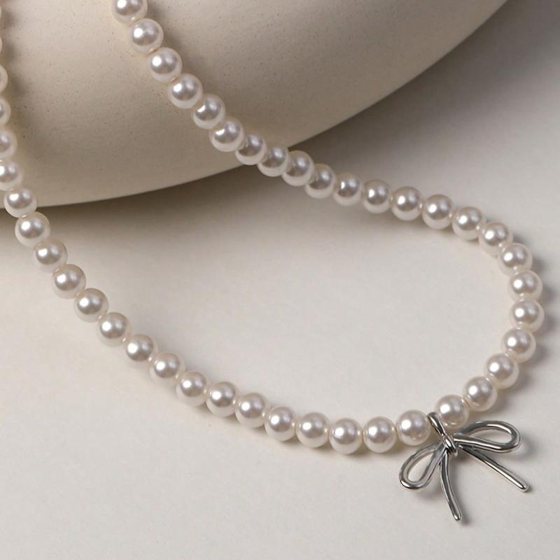 1pc Pearl Butterfly Pendant Necklace, Elegant Party Necklace, Versatile for Daily Commute, Pearl Choker Necklace