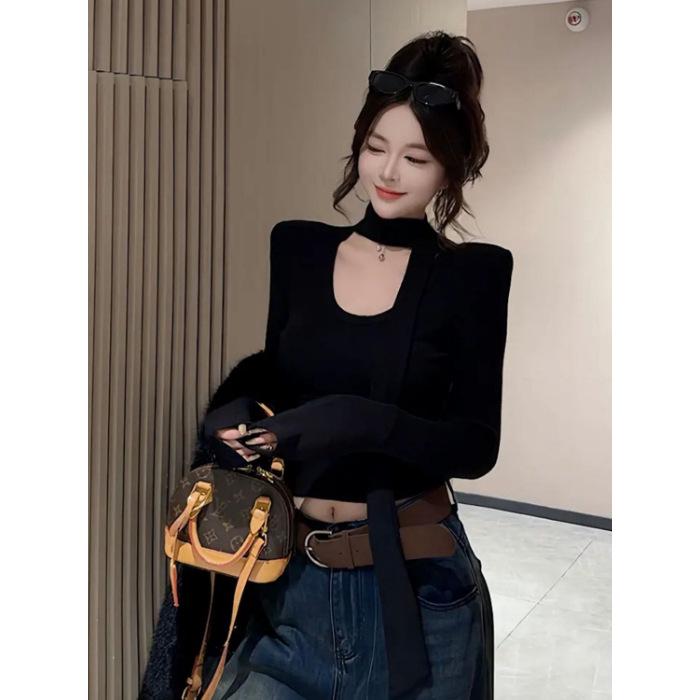 Threaded Velvet U-Neck Long-Sleeve Fleece T-shirt - Autumn/Winter Ribbon Design, Elegant Style