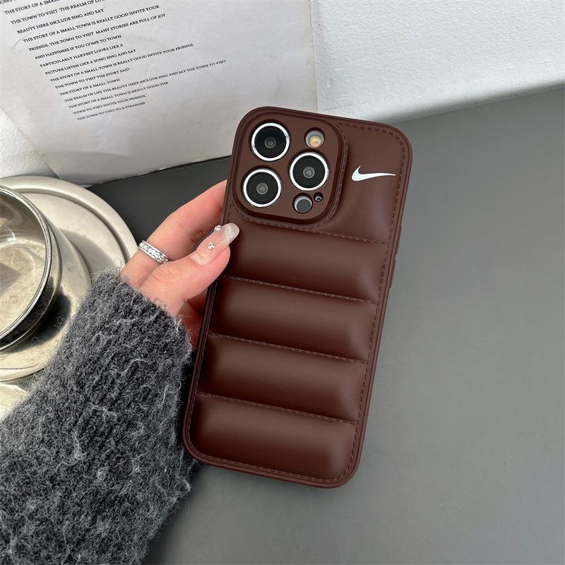 Stylový zavěšovací obal pro Apple 14Pro Max, iPhone 15, 13/12/11 tekutý obal s ochranou proti pádu.