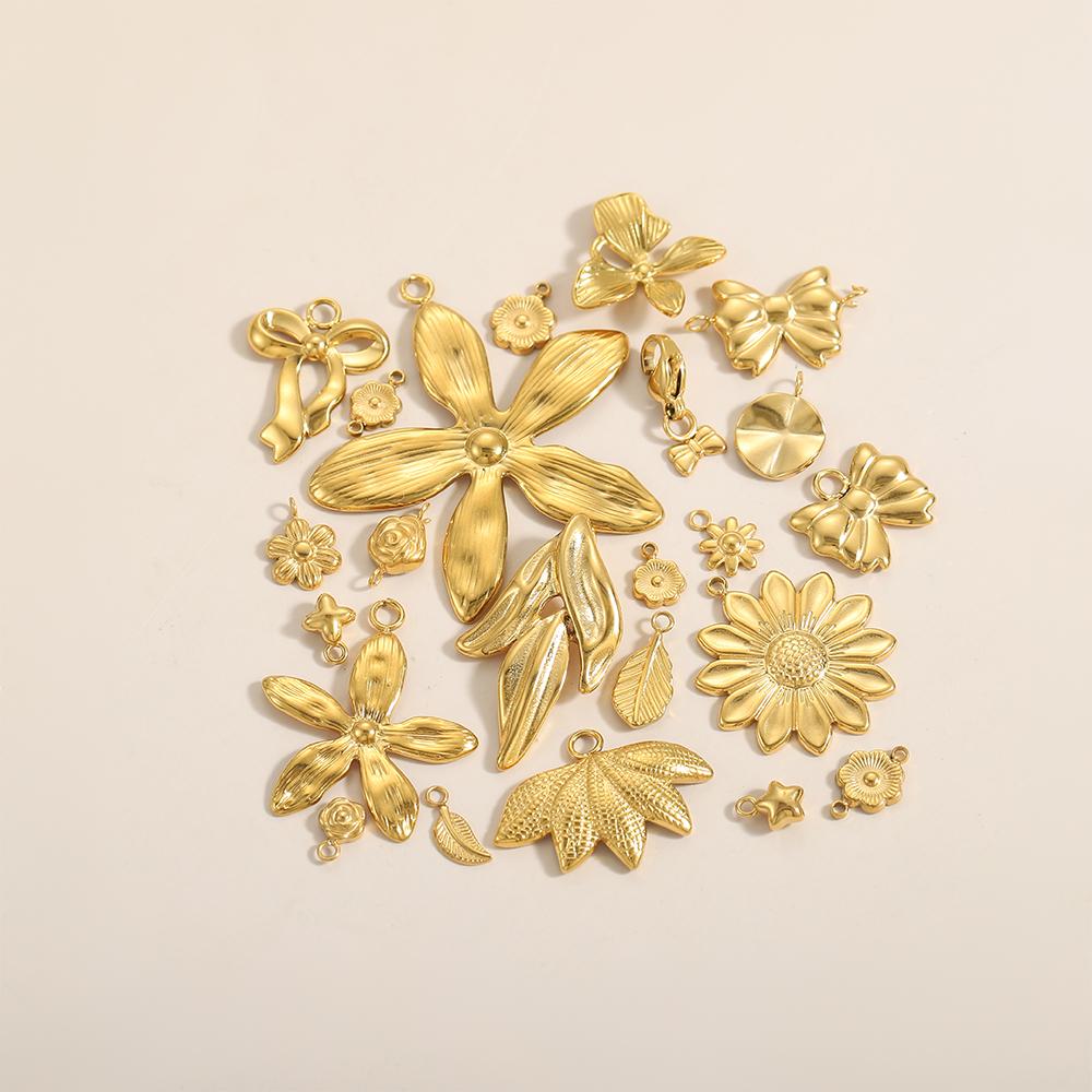 CARLIDANA Wasserdichte Edelstahl Goldfarbe Blatt Sonnenblume Rose Blume Anhänger Charms DIY Für Schmuckherstellung Zubehör