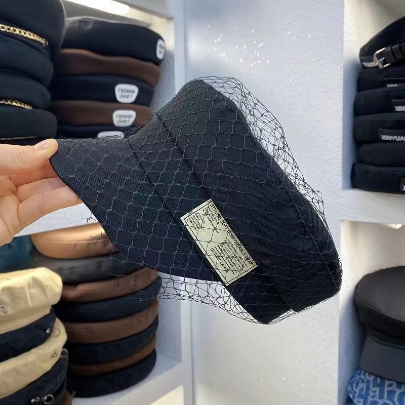 Spring2022 yeni düzensiz kenarlı örgü düz sekizgen şapka Kadın İngiliz zarif mizaç siyah çok yönlü gazeteci şapkası kore şapkası
