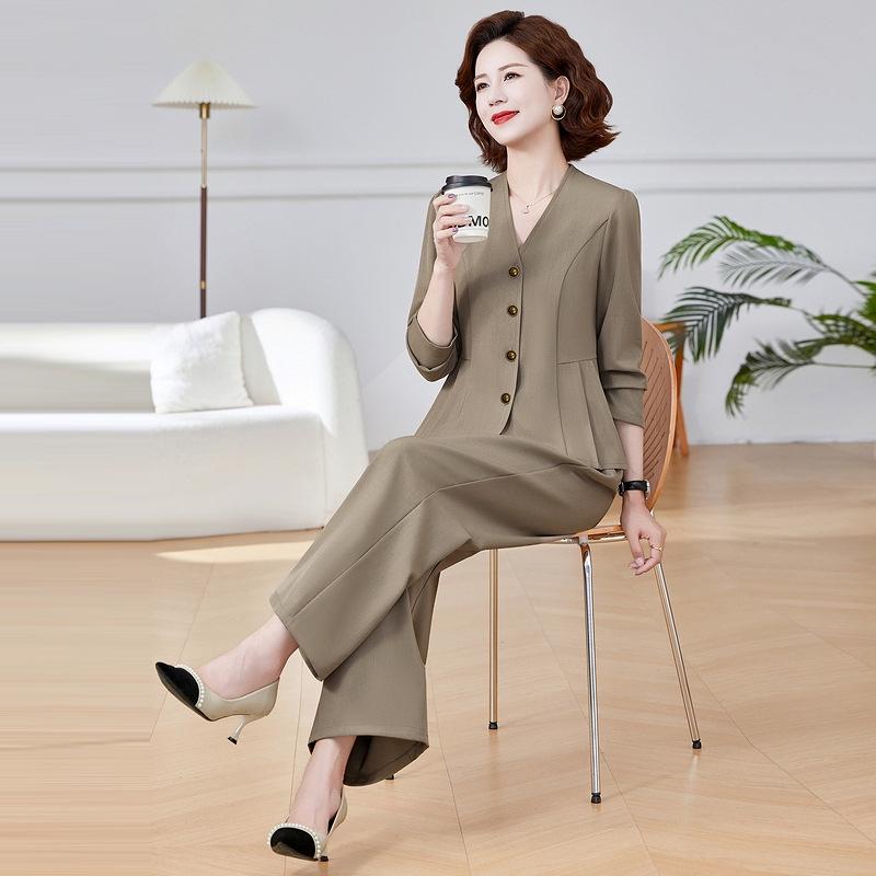 Conjunto de Duas Peças Elegante da Coleção Primavera 2025 da Mamãe para Mulheres de Meia-Idade e Idosas