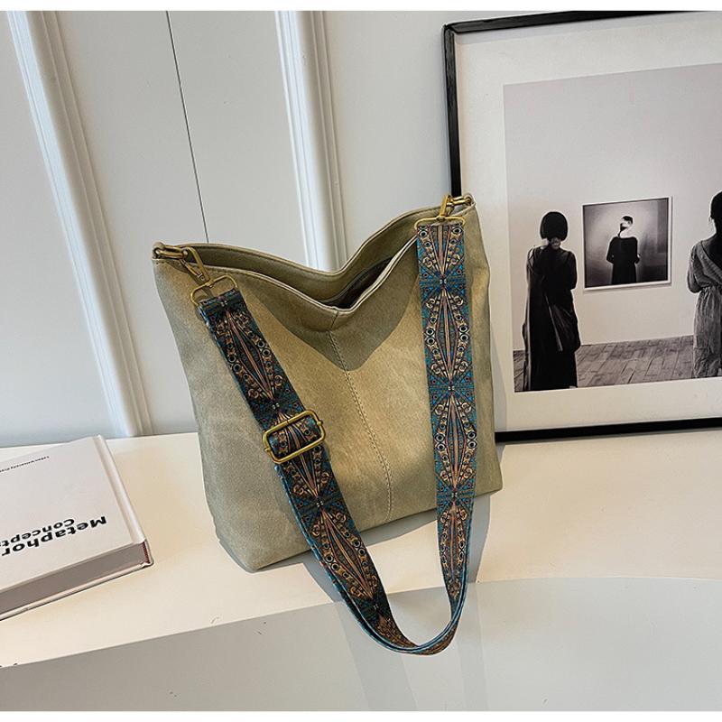 Simple and Stylish New Women's Shoulder Bag, Crossbody Bag, Large Capacity Tote Bag