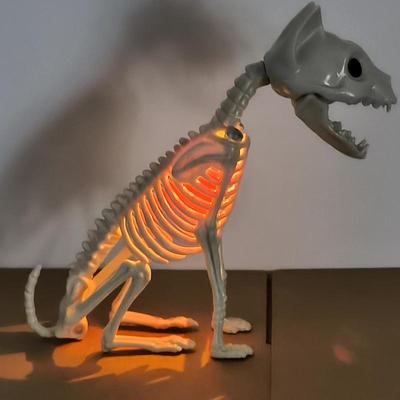 Statue de Chat Squelette Luminescent Aspect Réaliste Améliore l'Atmosphère Écologique Accessoire Animal Effrayant Décoration de Cour Jardin