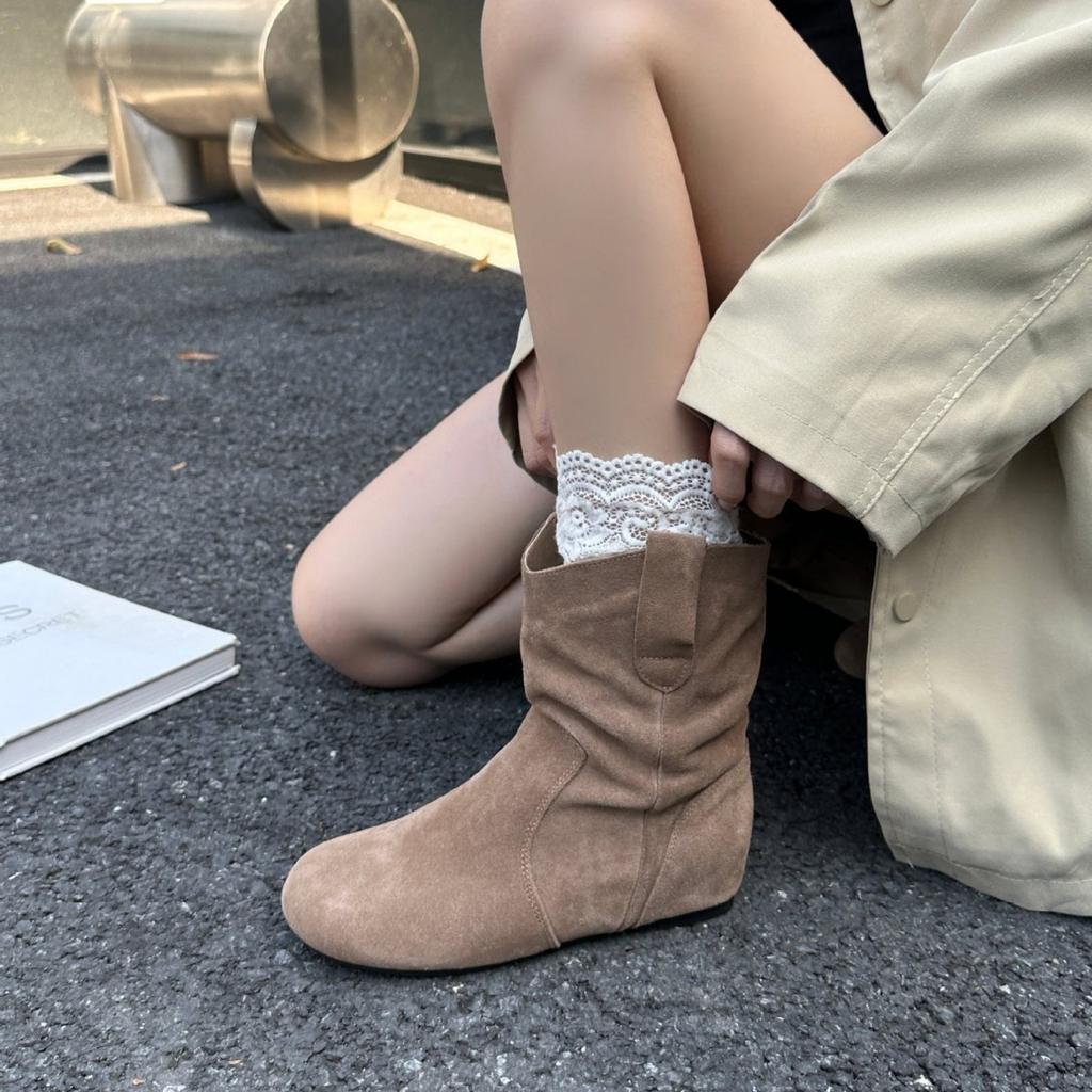 Retro round head versatile lazy wind sleeve stacking boots 2025 new temperament thin flat bottom western boots cowboy boots