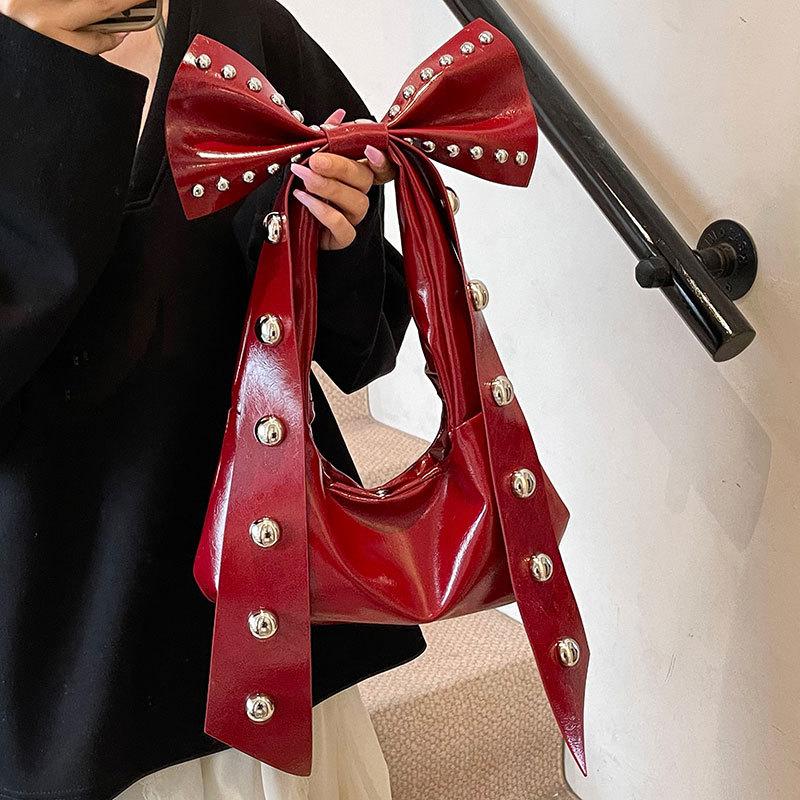Fashion Spice Girl Trend Rivet Locomotive Bag Sweet Cool Niche Design Bow Personalized Shoulder Bag