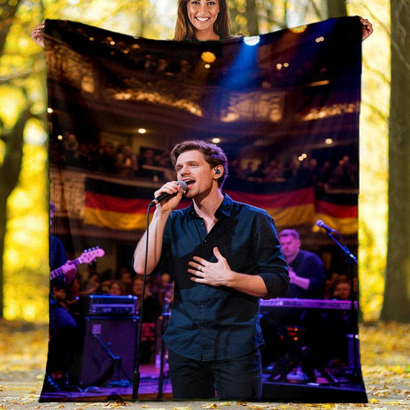 

Rock Singer Concert Live Flannel Fleece Blanket, Soft Warm Throw Blanket for Bed, Music Lover Gift 80cm x 120cm