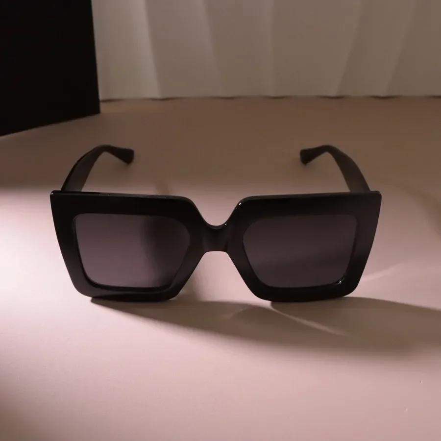 Fashion Oversized Sunglasses Women Men Geometric Square Designer Sun Glasses Male Female Brand Lovely Travel