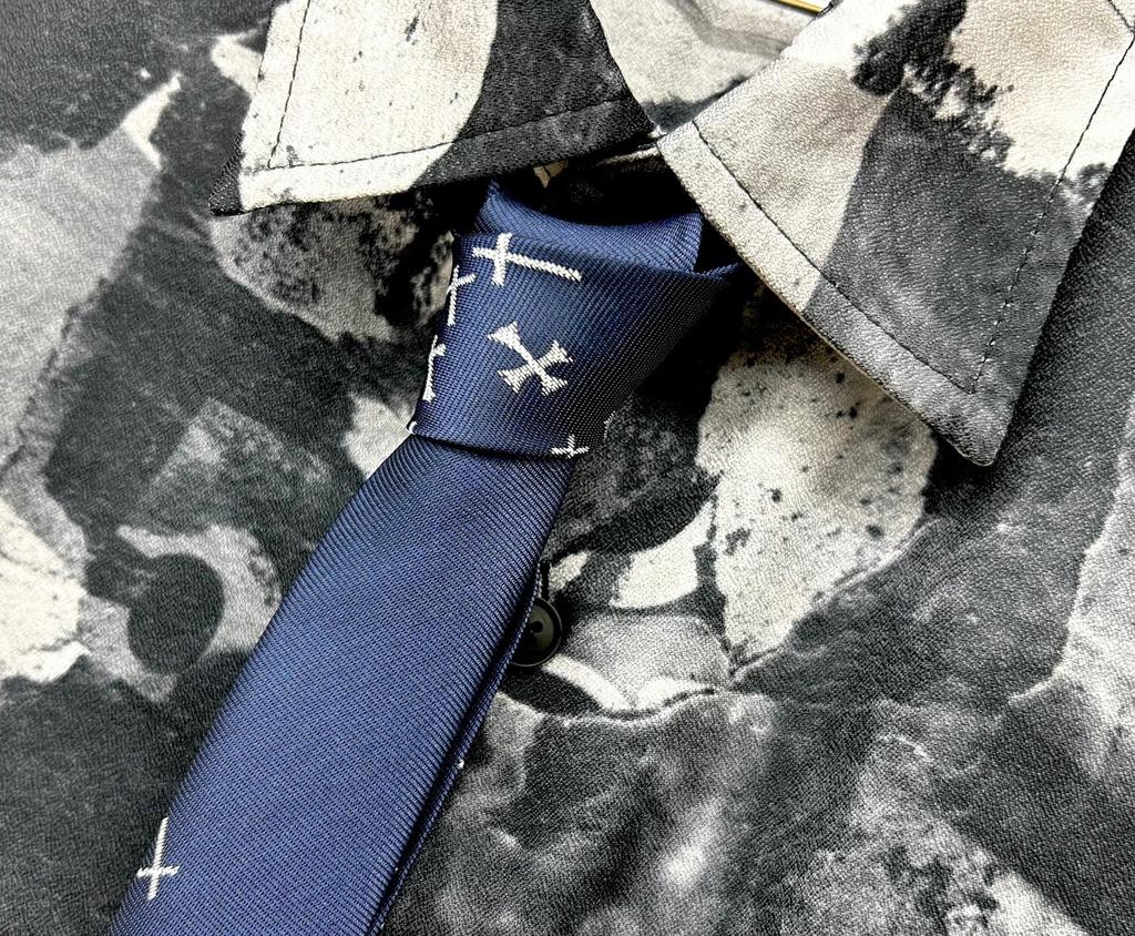 [Made In Japan] Rock-style Cross Pattern Tie (NavySilver)