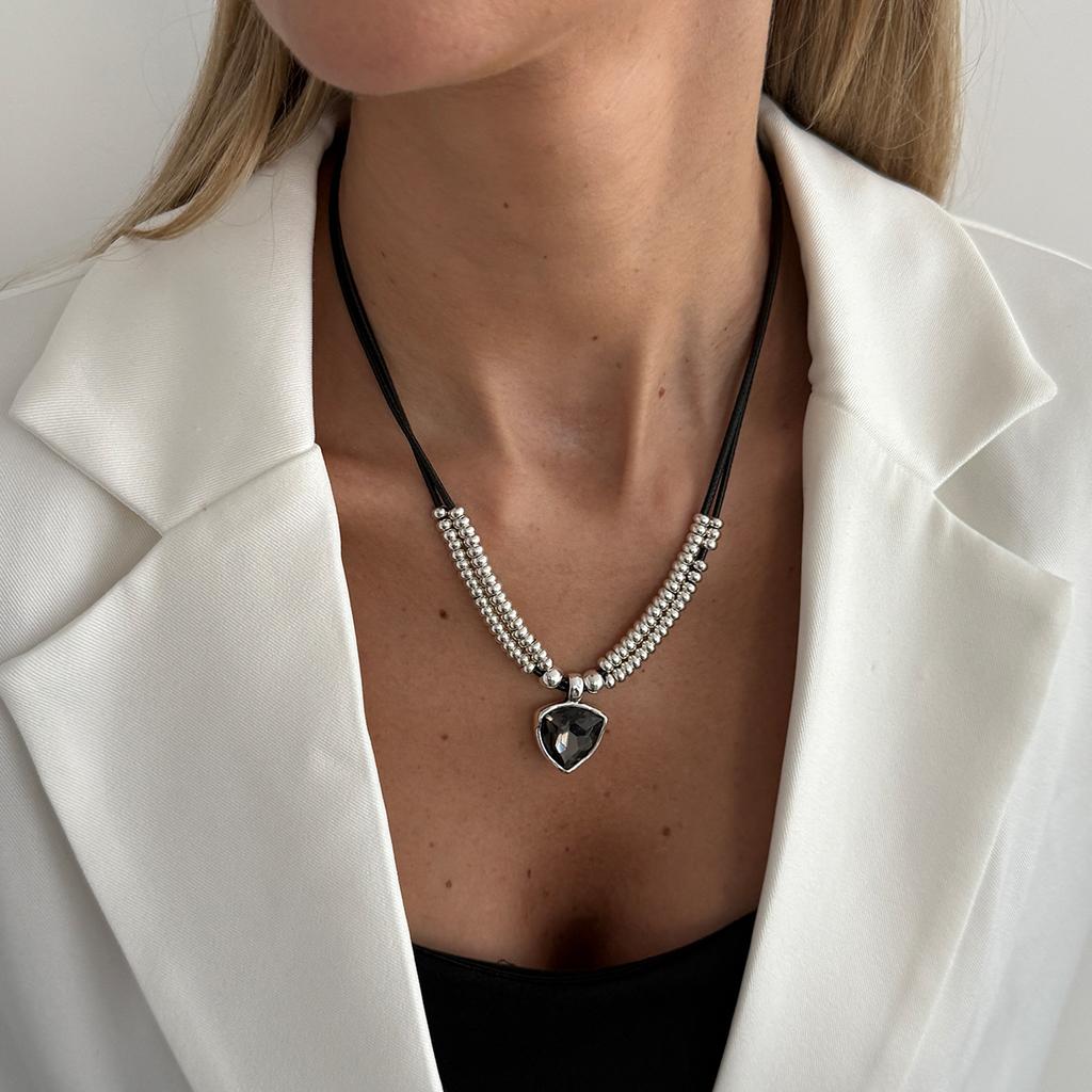 Hip-Hop Geometric Acrylic Black Diamond Pendant Necklace, Fashionable Beaded Wax Thread Collarbone Necklace