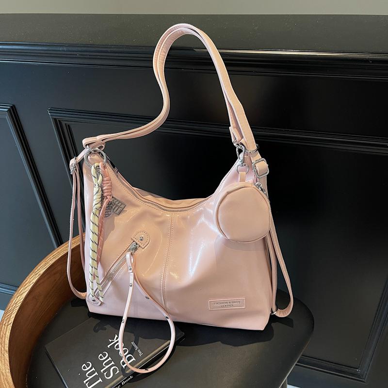 Large Capacity Backpack Women's Spring and Summer Versatile New Casual Shoulder Bag Commuter Tote Bag