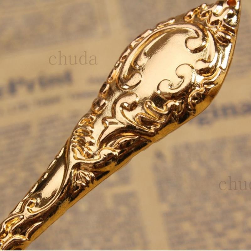 1pc/2pcs 5X Metal Handheld Magnifier Exquisite Carved Delicate Pattern for Reading Compact Retro Design with Vintage Charm