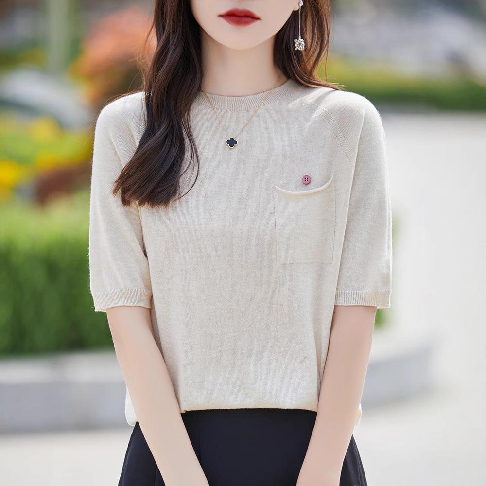 

2025 Summer Women s Versatile Slimming Loose Knitted Top with Back Slit & Round Neck Short Sleeves XL