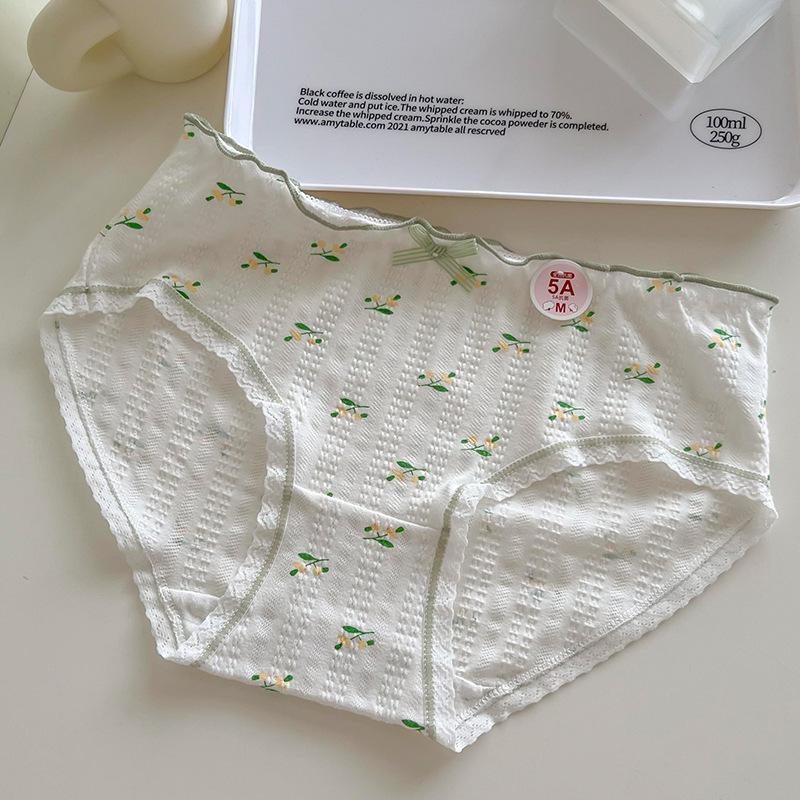 Rural Style Girl Panties with Antibacterial and Breathable Features Featuring A Waist and Hips and A Cute Student Triangle Women’s Panties