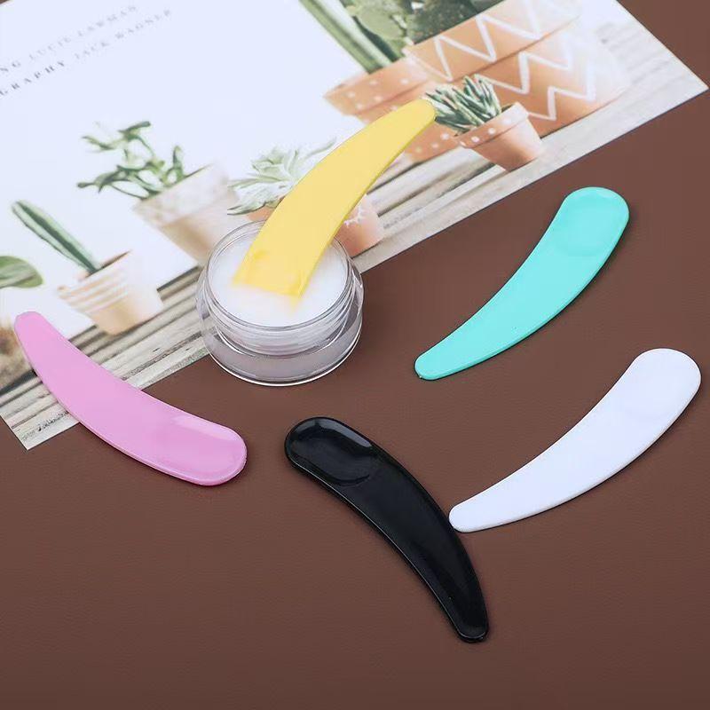 100 Pcs Facial Mask Stick Cosmetic Spatula Crescent Spoon Diy Face Mask Spoon Beauty Makeup Sticks Mud Mixing Disposable Tools