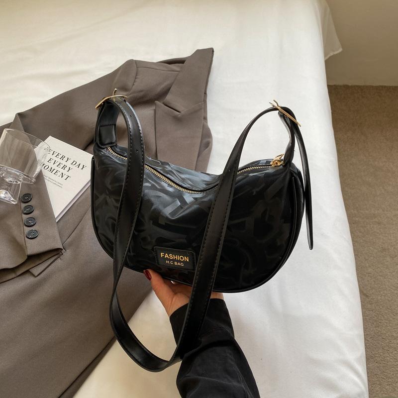 

Повседневная простая сумка для женщин Новая текстура Нишевый дизайн Сумка через плечо Кроссбоди Модная и стильная сумка-пельмень Трендовая