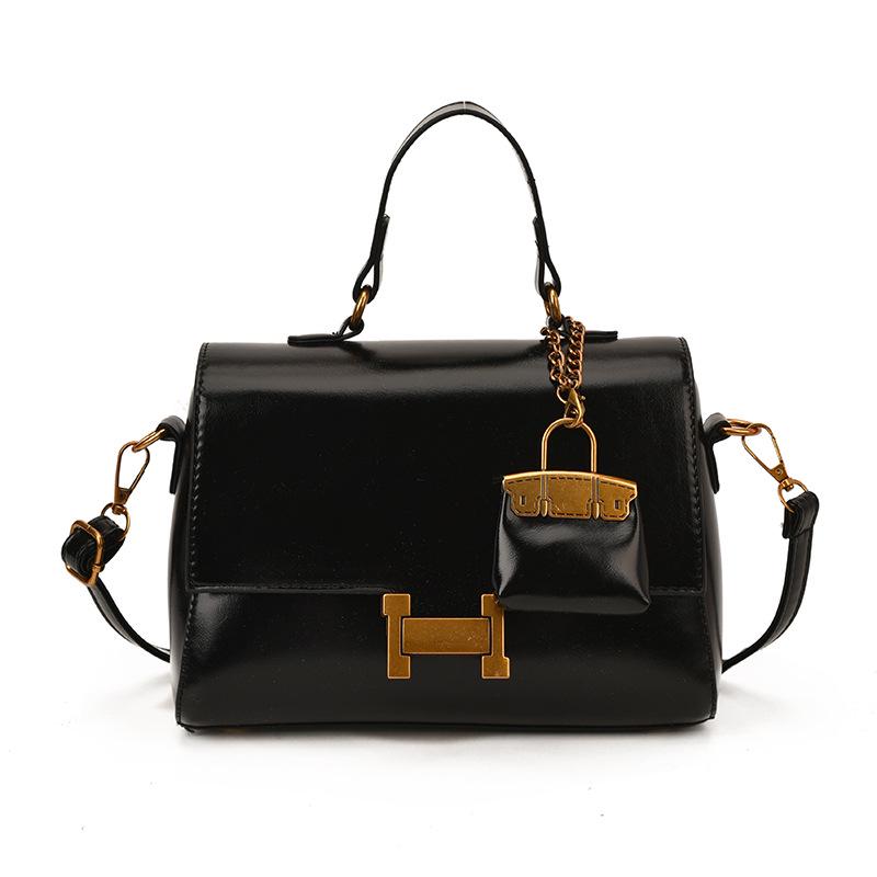 

2025 Высококлассная модная квадратная сумка кроссбоди для женщин: Легкая роскошь, универсальный, трендовый дизайн на одно плечо чёрный