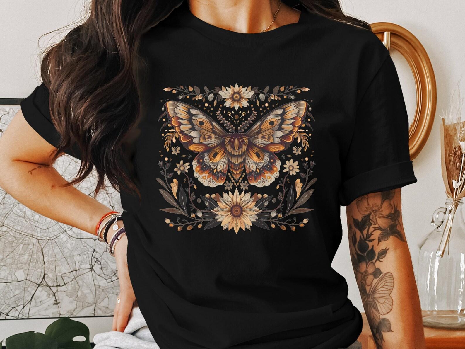 Vintage Butterfly Design, Cottagecore Floral Art, Nature Inspired Graphic, Bohemian Aesthetic Tee, Botanical Theme Shirt 4XL