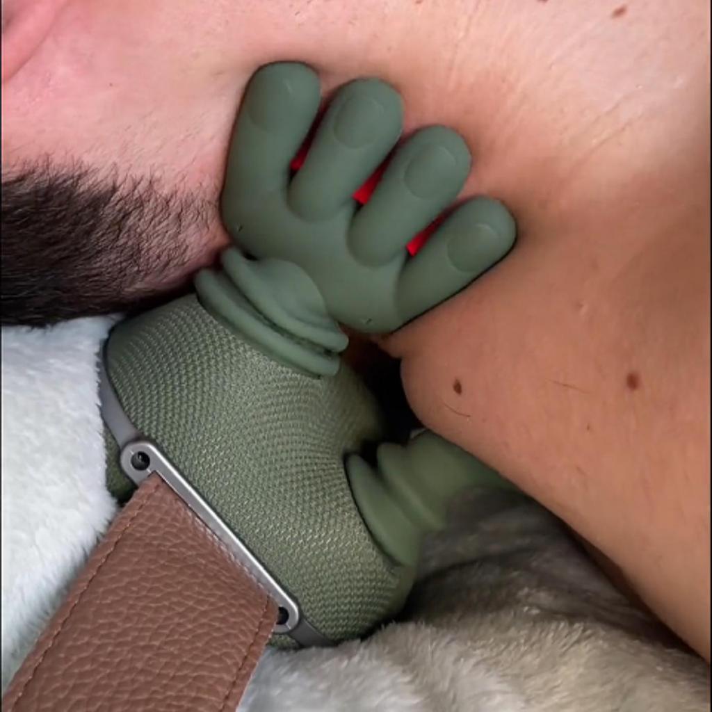 Palm Massager: Portable 5-Finger Shoulder & Neck Massager for Home & Office